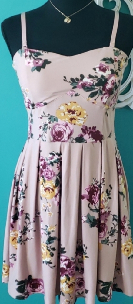 10. No Boundaries floral mauve dress like new Large